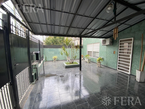 Imagen 3 de 10 de Venta Casa 3 Ambientes Con Cochera Y Patio En Bernal Oeste (30011)