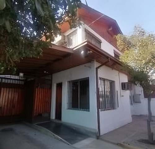Amplísima Propiedad Bodega Y Oficinas En Planta Libre.