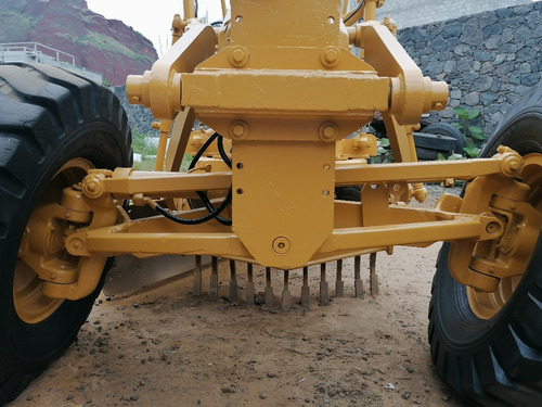 Imagen 10 de 14 de Motoniveladora Caterpillar 130 G