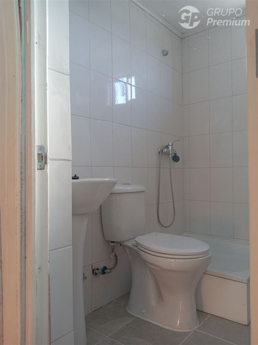 Casa En Arriendo De 5 Dorm. En Coronel