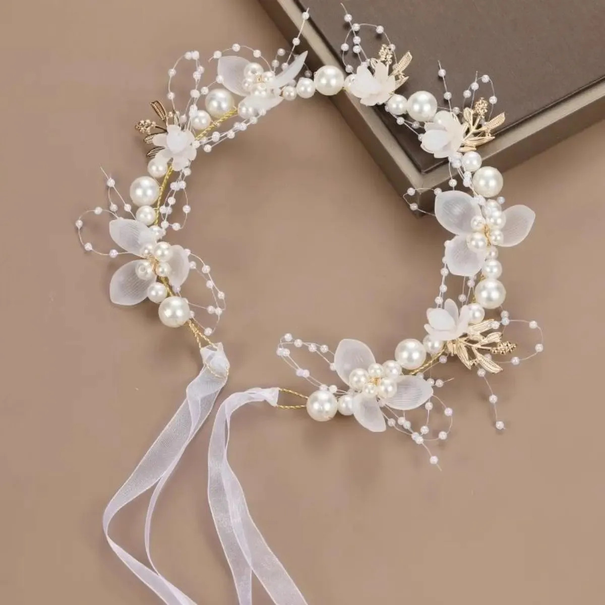 Tiara Daminha De Honra Noiva Coroa Flores Batizado Perola Branco