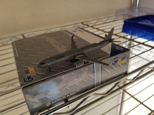 Avion Airbus A321neo De Luftwaffe 15+10 En La Escala 1:400