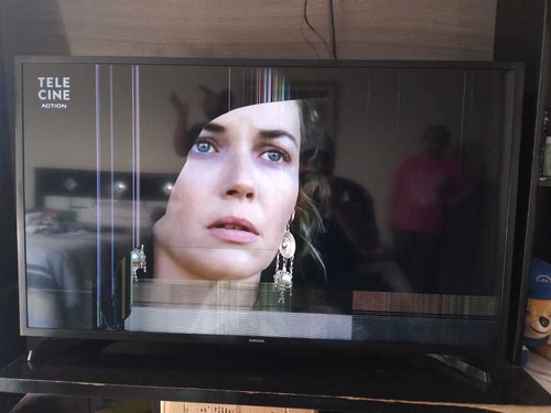 Imagem 2 de 4 de Televisão Samsung 43 Smart