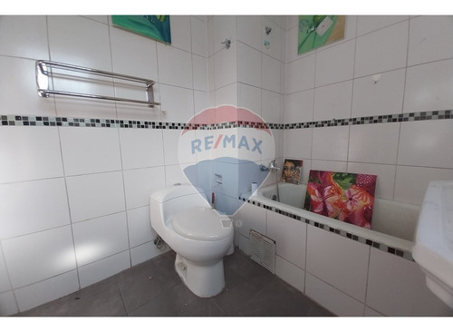 Casa En Venta Ñuñoa 4d+2b+est+bod, Barrio Italia