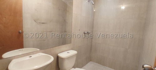 Imagen 10 de 30 de Casas En Venta En Intercomunal Cabudare Estado Lara Cod Flex Ref # 22-99 / 0 4 1 2 1 5 1 8 8 9 3 / Mr