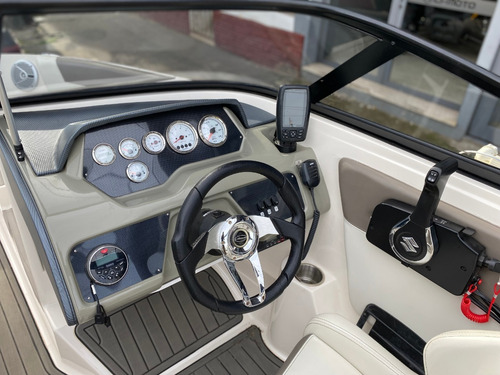 Imagen 8 de 14 de Canestrari 208 Con Suzuki 200hp