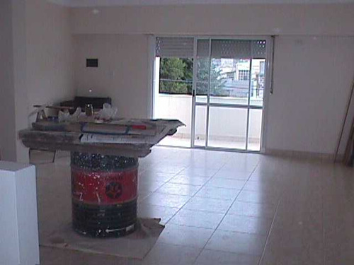 Alquilo Excelente Piso En Caseros De 3 Ambientes Grandes Con Terraza Y Patio Propio!! F: 4571