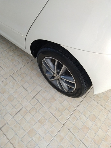 Imagem 3 de 15 de Volkswagen Fox 2014 1.6 Vht Trend Total Flex I-motion 5p