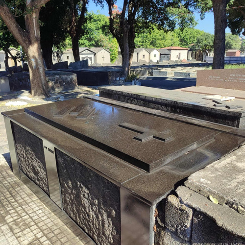 Jazigo Perpétuo No Cemitério São Francisco Xavier - Caju