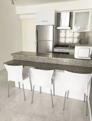 Imagen 8 de 17 de El Rosal Con O Sin Muebles