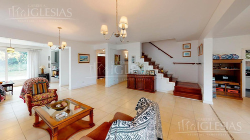 Tour 360º - Casa Al Lago Con Cuatro Dormitorios En Los Sauces
