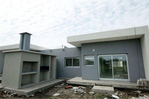 Casa Venta Estrenar 3 Dormitorios Y 200 Mts 2-financiación -san Carlos