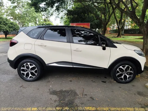 Renault Captur 2.0 Intens Automática