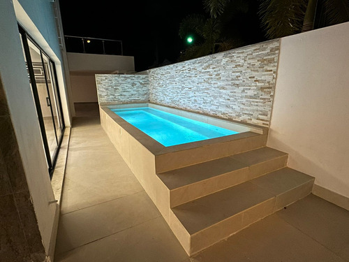 Hermosa, Amplia Y Moderna Casa En Alquiler Con Línea Blanca En Zona Exclusiva De Bella Vista Codigo: Pd267