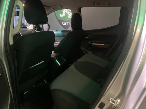 Mitsubishi L200 DAKAR 4X4 DCAB 2.4 AUT