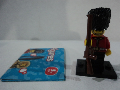 Lego Minifigures #3 Serie 5 Royal Guard Guardia Real 2011 #2