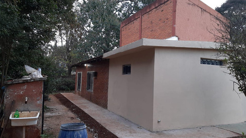 Casa En Venta - 2 Dormitorios 1 Baño - 1.700mts2 - Misiones