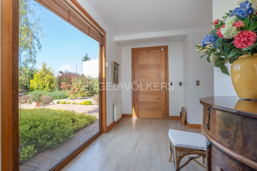 Venta Preciosa Casa Muy Bien Ubicada En Marbella