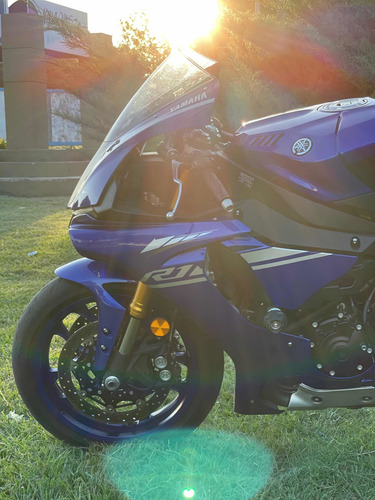 Yamaha R1
