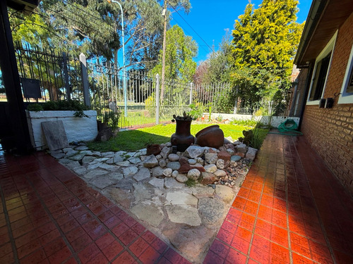 En Venta Chalet 4 Ambientes. Zona La Florida.