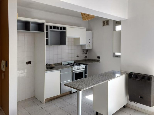Imagen 5 de 18 de Departamento En Venta En Campana Centro. Triplex 2 Dormitorios. Garage