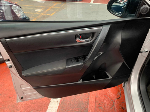 Imagen 11 de 13 de Toyota Corolla 1.8 Le Cvt Aut Ac 2017