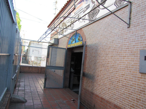 Imagen 3 de 13 de Vendo Local 216m2 El Cementerio 8808