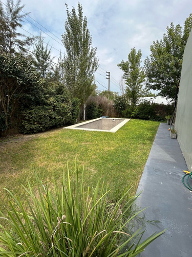 Casa Con Jardín Y Pileta - Villa Elisa, Barrio El Rincón (excelente!)