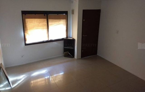 Departamento Duplex  En Venta Ubicado En Lanús Este, Lanús