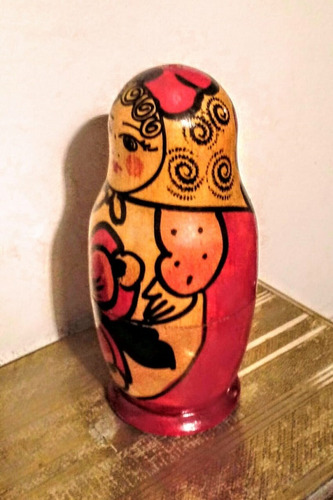 Matrioshka/mamushka De Madera Hueca De Una Sola Unidad (Usado)