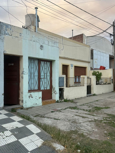 Venta -casa- Amplio Terreno- Villa Loreto