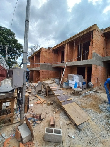 Imagem 4 de 9 de Casa Duplex À Venda, 2 Quartos, 2 Suítes, 2 Vagas, Jardim Dos Comerciários - Belo Horizonte/mg - 3508
