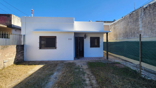 Venta. Ph Tipo Casa. 3 Ambientes. Boulogne Sur Mer. Garaje Y Jardín.