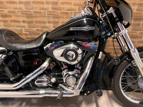 Harley Davidson Dyna Super Glide Custom 2011