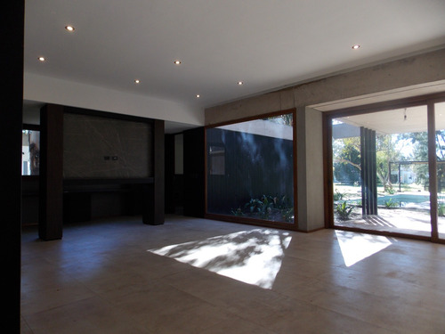 Miralagos - Casa Racionalista A Estrenar.