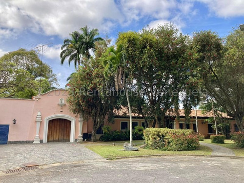 Espectacular Casa En Venta, Ubicada En Calle Cerrada Altamira Mls #23-28792