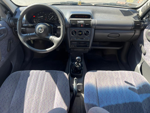 Chevrolet Corsa 1.6 Gl Aa Dh