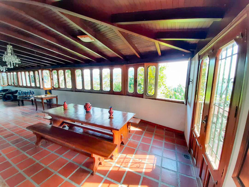 Imagen 10 de 19 de Casa Con Hermosa Vista, Para Remodelar En Los Naranjos - El Hatillo