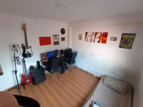 Casa De 4 Ambientes Y Consultorio U Oficina En Venta En Lomas Oeste, Cochera Y Terraza Con Parrilla