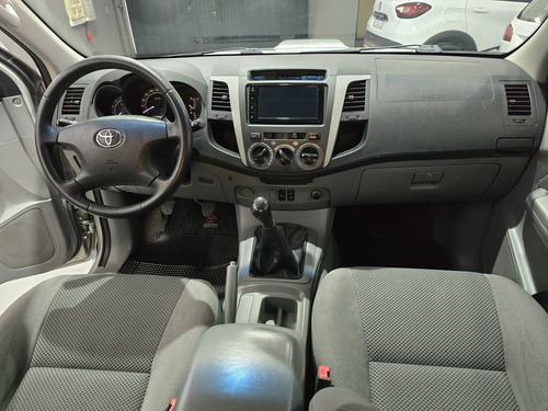 Hilux 3.0 Srv 4x2 2007, Financio