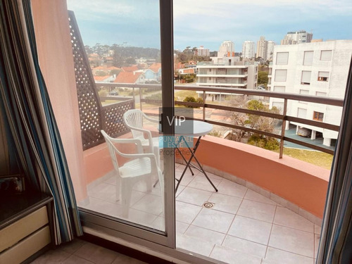 Vendo Penthouse En Playa Mansa- Ref: 541