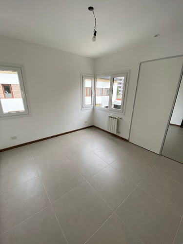 Imagen 9 de 13 de Hermoso Duplex 3 Amb. Con Cochera Al Pozo En Monte Grande