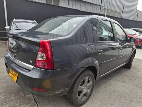 Renault Logan Expressión 1.6 Mt (udn081) Lc