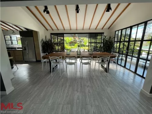 Encantadora Casa A 10 Min De Guatape(mls#239128)