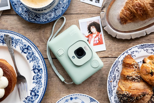 Cámara Fujifilm Instax Mini Liplay Color Verde