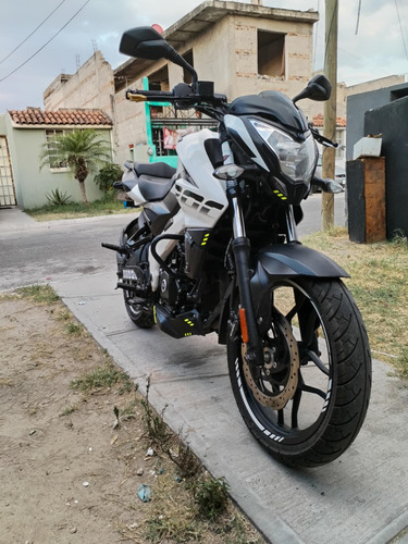 Pulsar Ns 200
