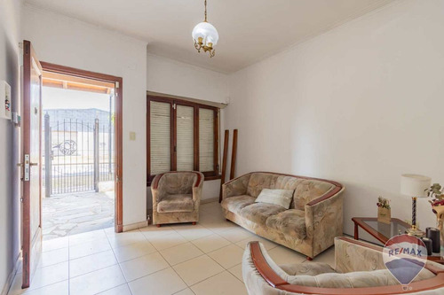 Casa En Venta 3 Dormitorios +quincho +consultorio