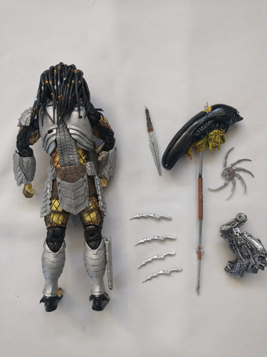 Youngblood Predator Neca Serpent Elder Scar Celtic Chopper (Usado)