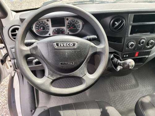 Iveco Daily 35s14 Ano 2019 Baú De 3,90
