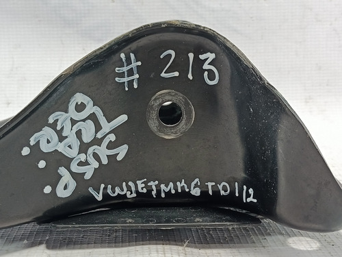Soporte Suspension Trasero Derecho Jetta Mk6 2.0l Tdi 11-16 (Usado)